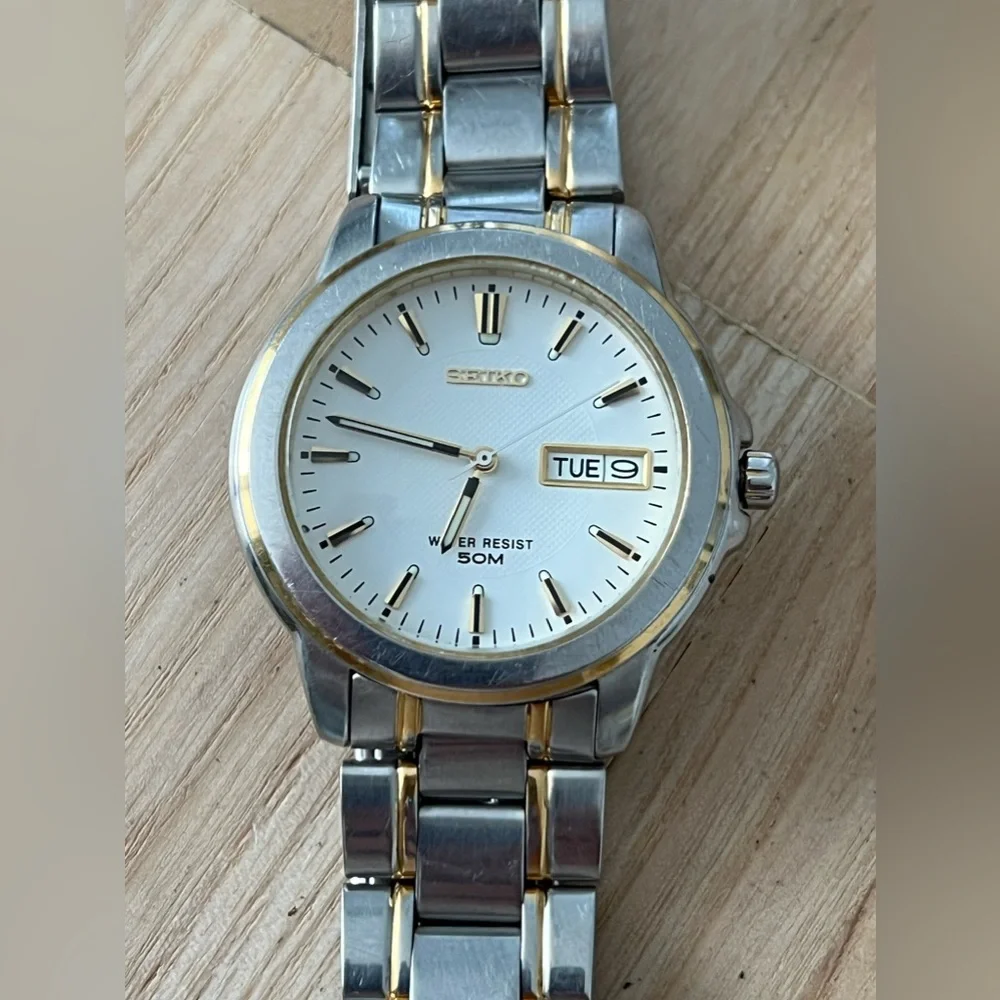 Seiko Vintage Men’s Watch White Dial Date Window Two-Tone Bracelet New Crystal